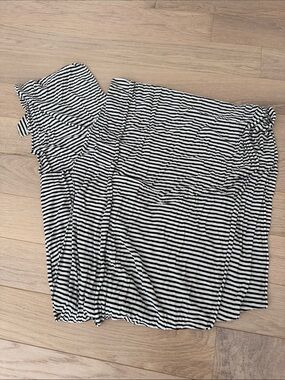 solly baby Black & White Striped Nursing/Carry Tunic